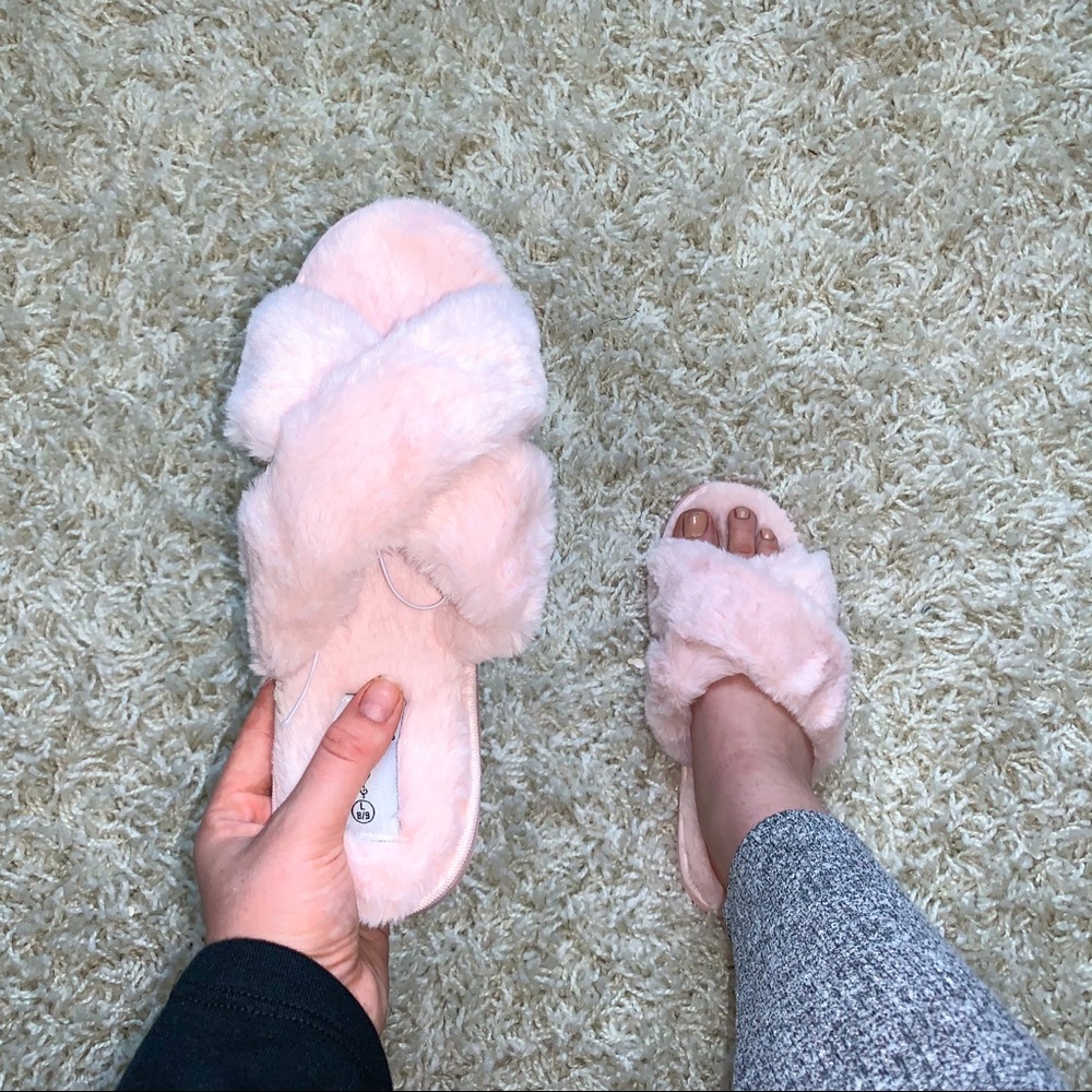 SALE! BABY PINK FAUX FUR CRISS CROSS COMFY SLIDES